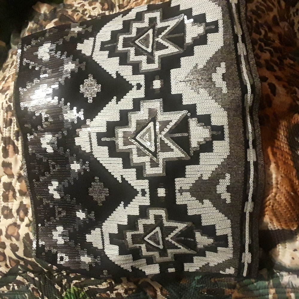 Express Sequin mini skirt Aztec pattern XS NWOT Sparkly High Contrast Geometric - Picture 2 of 6